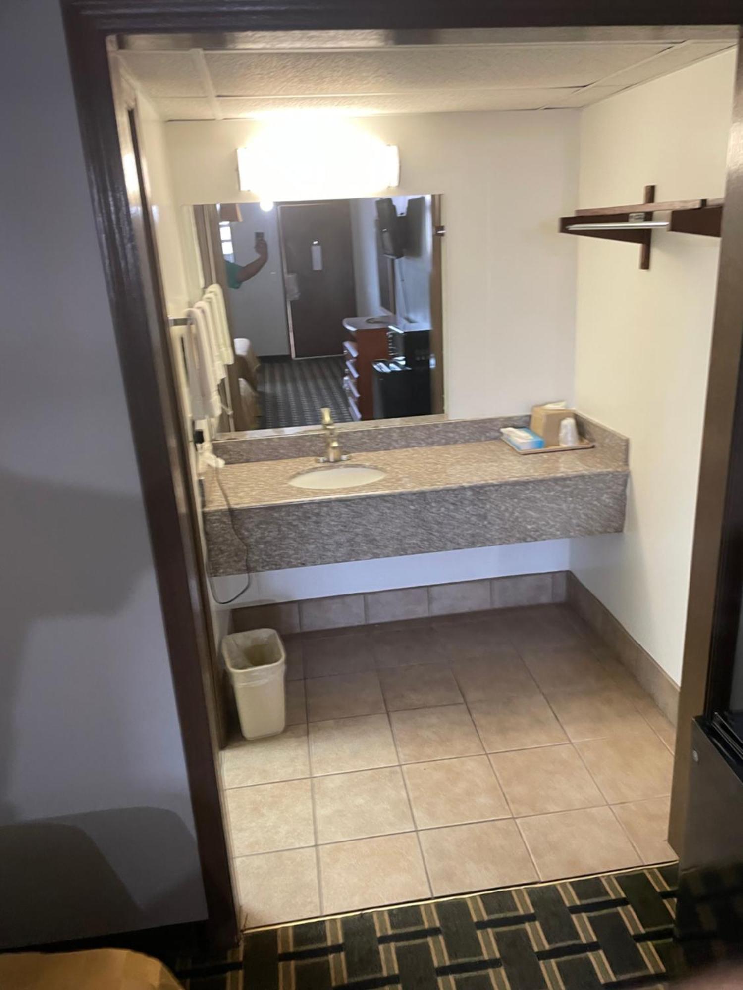 Bedford Inn Елк Сити Екстериор снимка