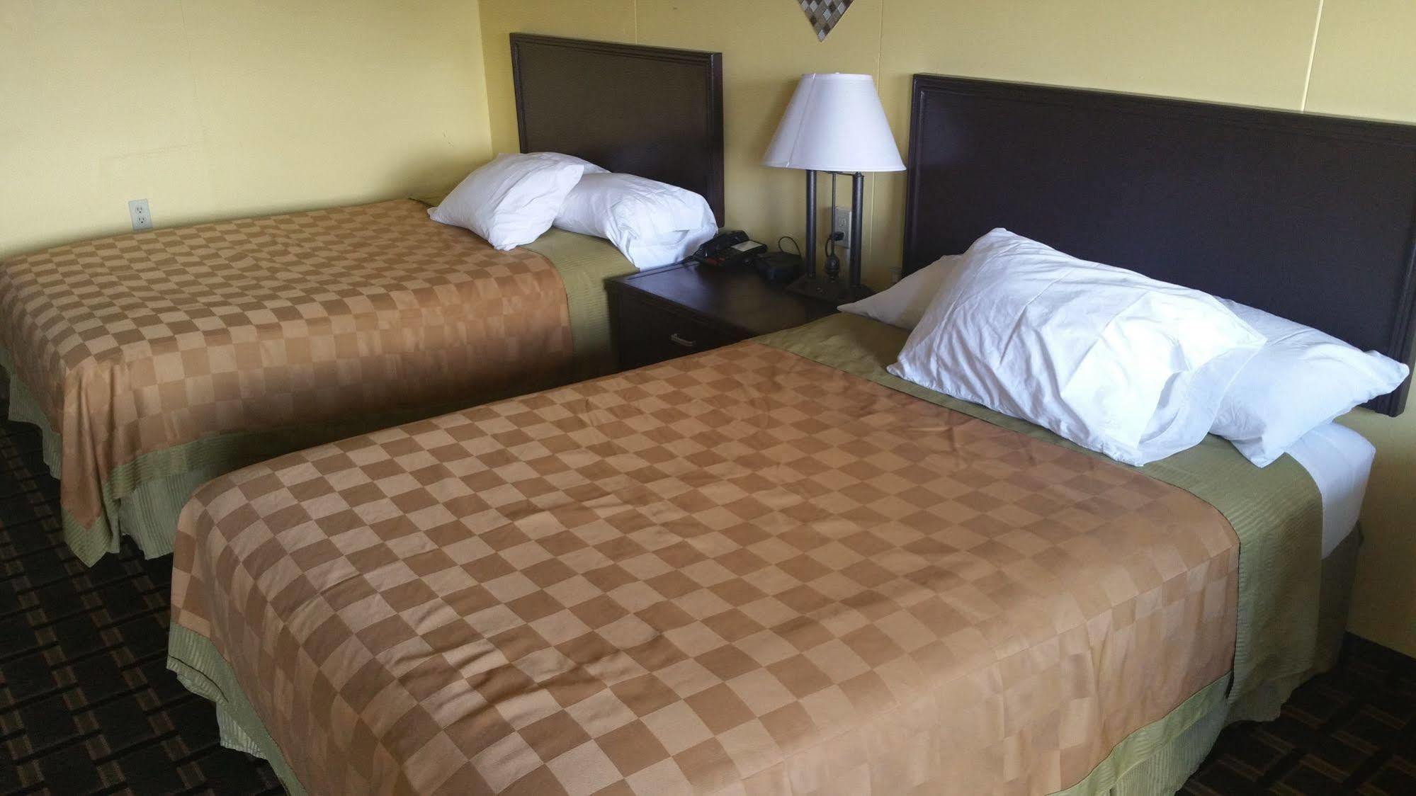 Bedford Inn Елк Сити Екстериор снимка